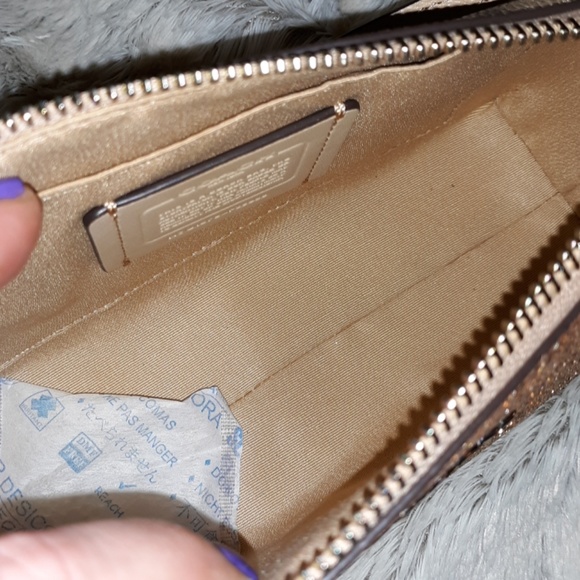 NWT! BEAUTIFUL!!! COACH beige glitter handbag. - Picture 7 of 8